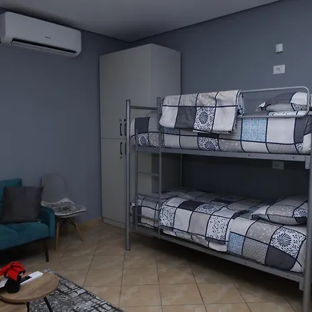 Ss דירה טיראנה